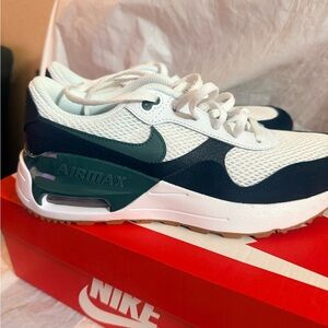 Nike Air Max SYSTM White Vintage Green Black 7Y 8.5W brand new in box
